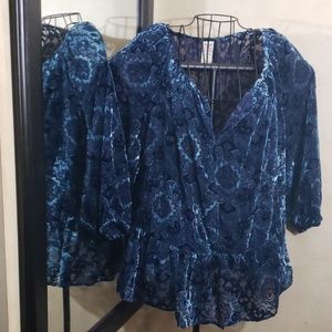 ⭕$3 BUNDLED ⭕Faded Glory semi sheer top sz-L/12-14